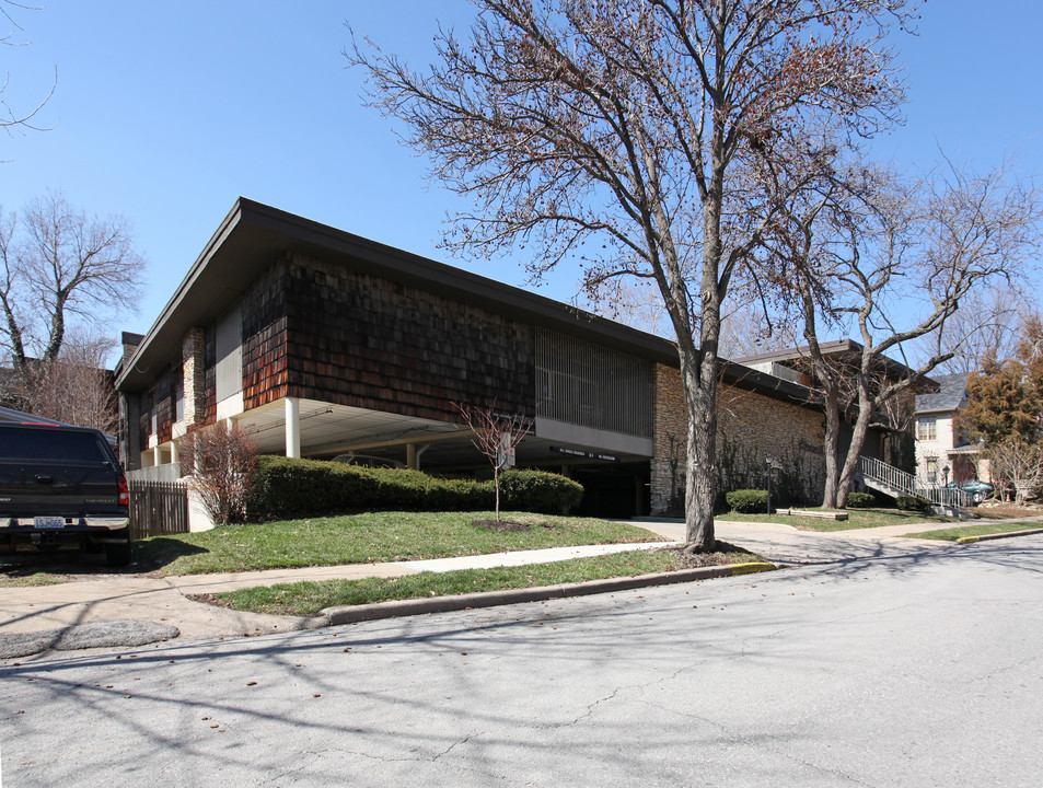 Jefferson Manor in Kansas City, MO - Building Photo