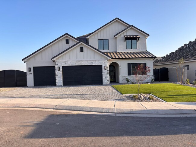 property at 2875 E Yavin Wy