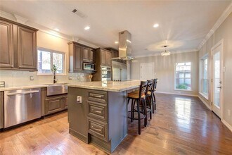1030 Crossroads Dr in Houston, TX - Building Photo - Building Photo