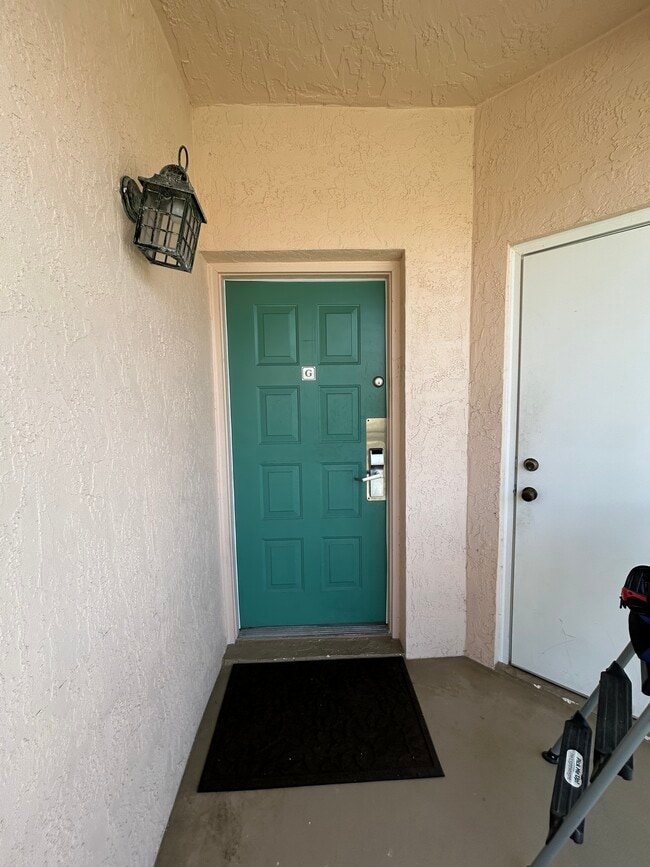 10059 Perfect Dr, Unit G in Port St. Lucie, FL - Foto de edificio - Building Photo