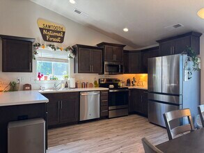 1503 White Fish Lake St in Caldwell, ID - Building Photo - Building Photo