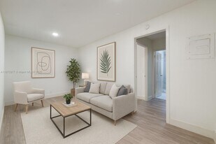 2025 Bay Dr in Miami Beach, FL - Building Photo