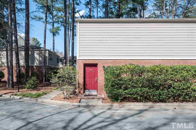105 Cooper Glen Pl in Chapel Hill, NC - Building Photo - Building Photo
