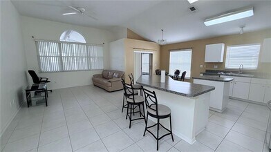 10216 Oasis Palm Dr in Tampa, FL - Building Photo - Building Photo