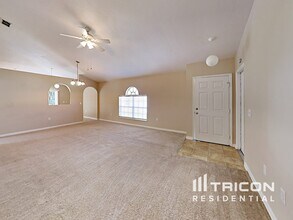 921 Brenton Leaf Dr in Ruskin, FL - Building Photo - Building Photo