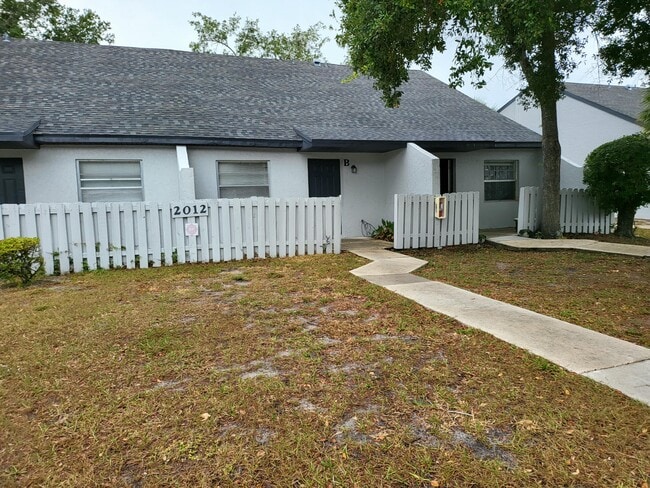2012 S 10th St