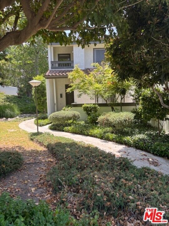 1644 Palisades Dr in Los Angeles, CA - Building Photo