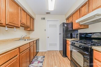 33 Foxtail Ln in Monmouth Junction, NJ - Building Photo - Building Photo