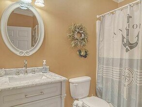 106 W Arctic Ave in Folly Beach, SC - Building Photo - Building Photo