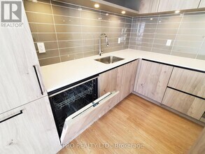 15-1415 David Eyer Rd in Richmond Hill, ON - Building Photo - Building Photo