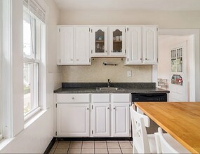 38 Burgoyne St in Boston, MA - Building Photo - Building Photo
