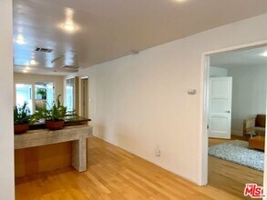 11673 Mississippi Ave in Los Angeles, CA - Building Photo - Building Photo