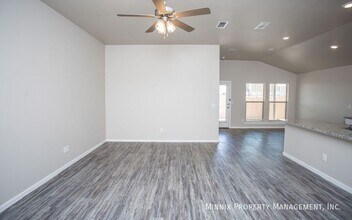 2124 N Texas Ave in Lubbock, TX - Building Photo - Building Photo