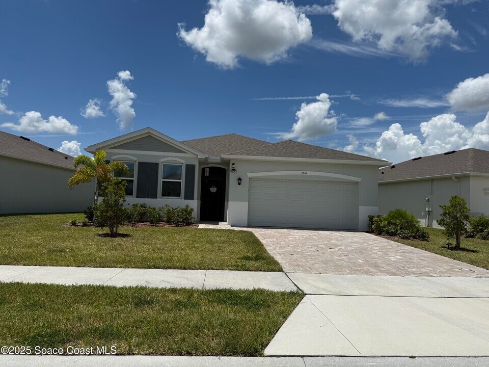 1566 Criswell Ln SE in Palm Bay, FL - Building Photo