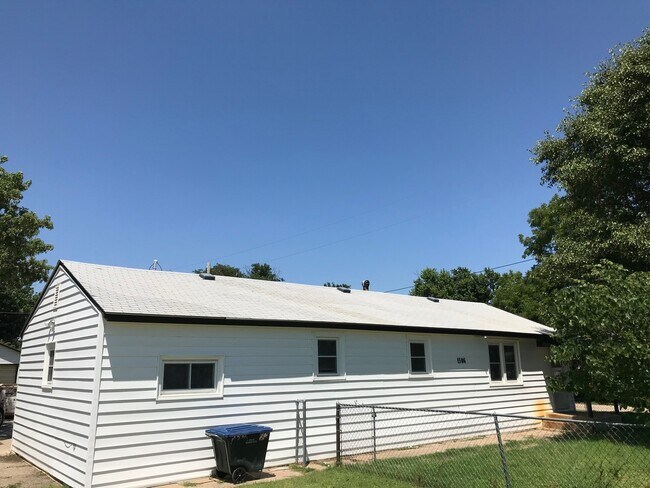 1506 McArtor Rd in Dodge City, KS - Building Photo - Building Photo