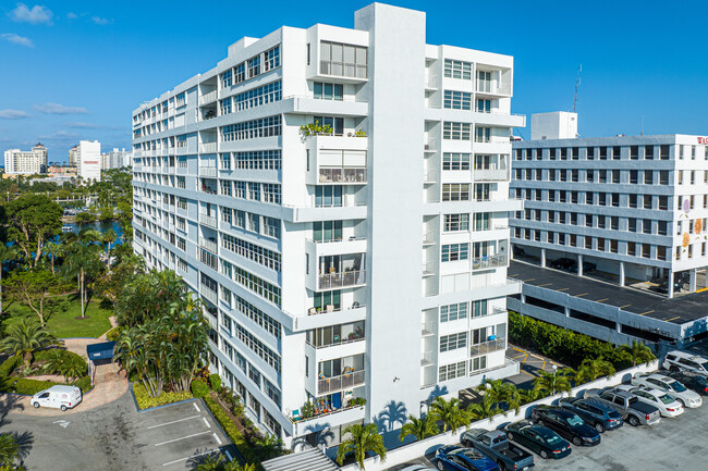 East Point Towers in Fort Lauderdale, FL - Building Photo - Building Photo