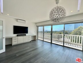 999 N Doheny Dr in West Hollywood, CA - Building Photo - Building Photo