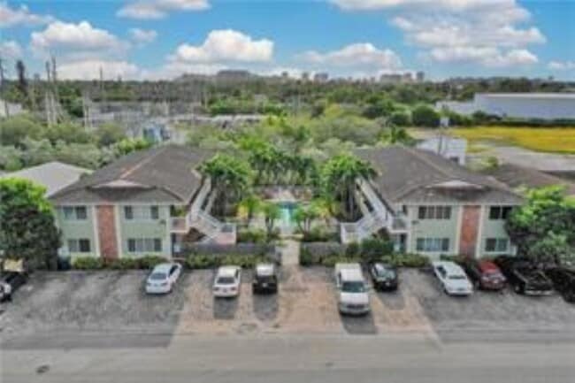 1424 Holly Heights Dr, Unit 5 in Fort Lauderdale, FL - Foto de edificio - Building Photo