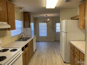 5655 Munson Hwy in Milton, FL - Building Photo - Building Photo