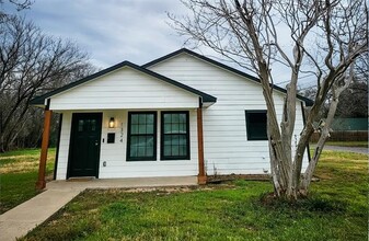 1324 Cherry St in Waco, TX - Foto de edificio - Building Photo