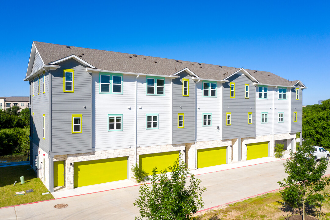 Trailside Oaks Townhomes and Apartments in Leander, TX - Building Photo