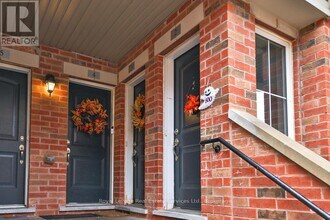 2464 Post Rd in Oakville, ON - Building Photo - Building Photo