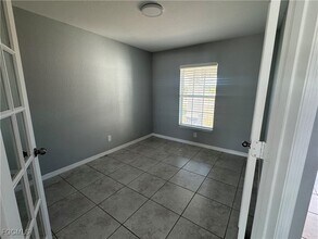 3803 NE 9th Pl in Cape Coral, FL - Building Photo - Building Photo