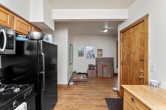 910 W Gunnison St in Chicago, IL - Building Photo - Building Photo