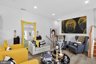 2352 W Thompson St in Philadelphia, PA - Building Photo - Building Photo