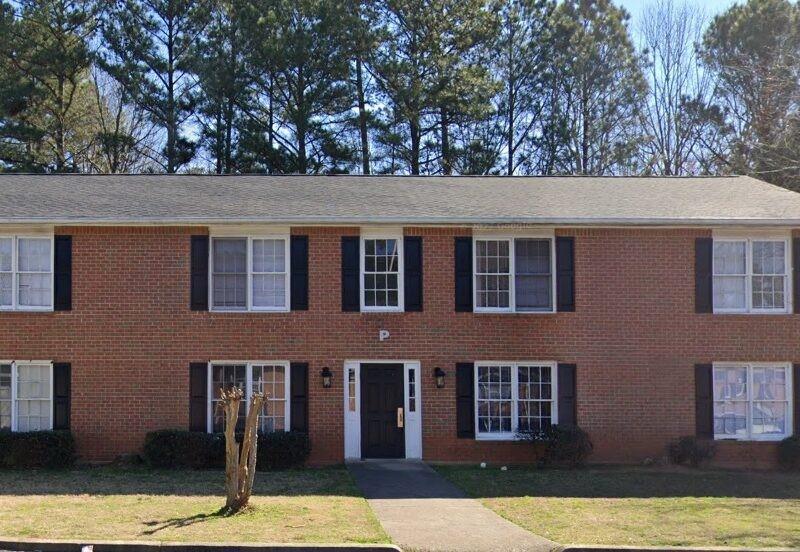 493 Stone Mountain St in Lawrenceville, GA - Building Photo