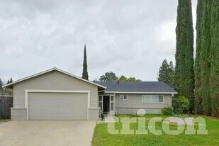 619 E 24th St in Marysville, CA - Building Photo