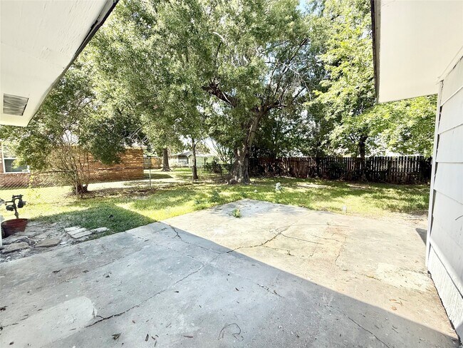 5315 Newkirk Ln in Houston, TX - Building Photo - Building Photo