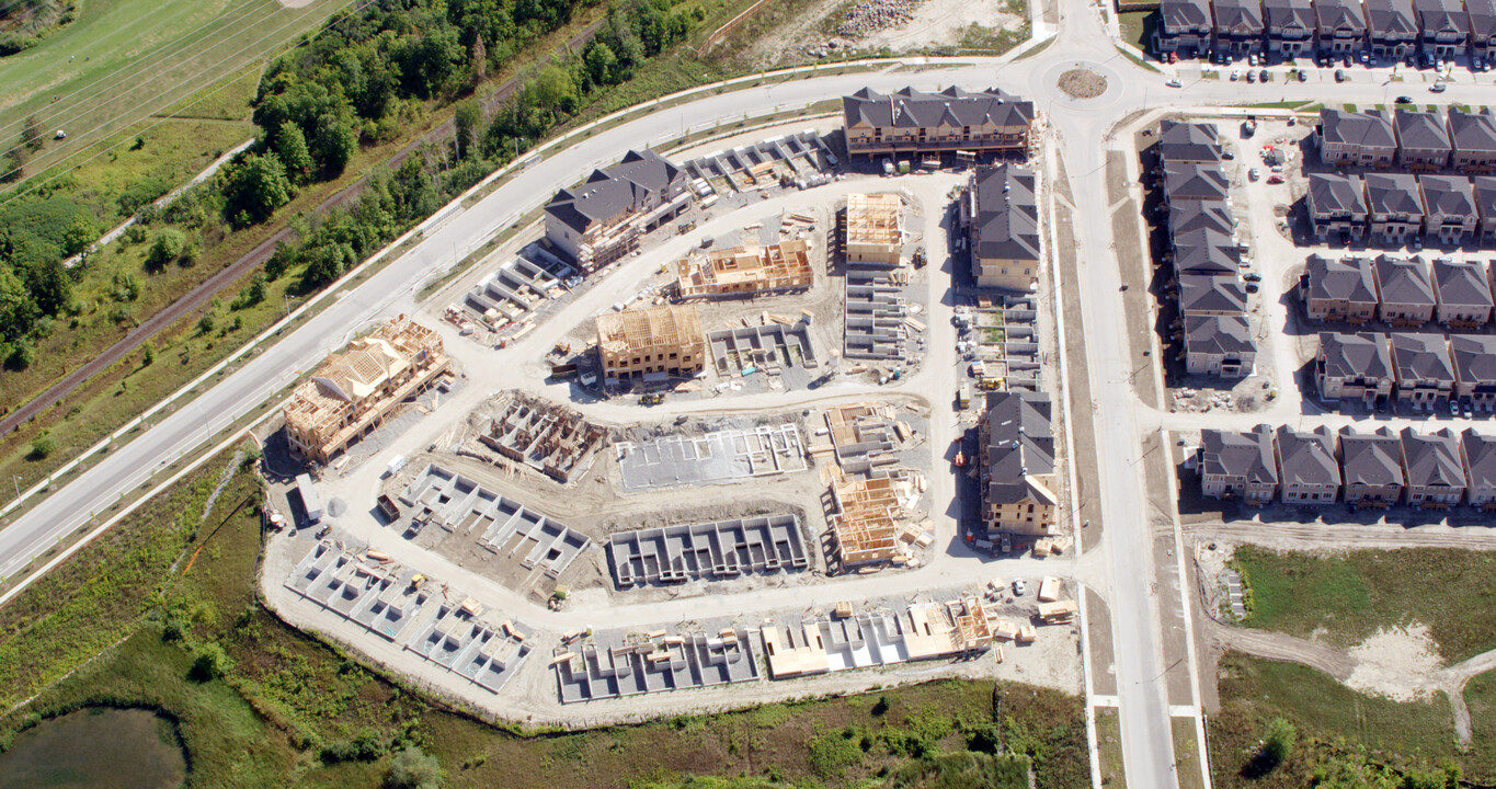 On the Pond in Markham, ON - Building Photo