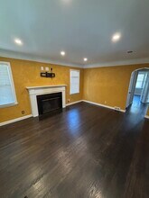 1960 Country Club Dr in Grosse Pointe Woods, MI - Building Photo - Building Photo