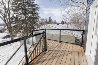 250 5 Ave NW in Portage La Prairie, MB - Building Photo - Building Photo