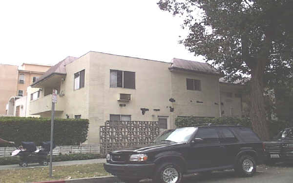 10810 Missouri Ave in Los Angeles, CA - Building Photo