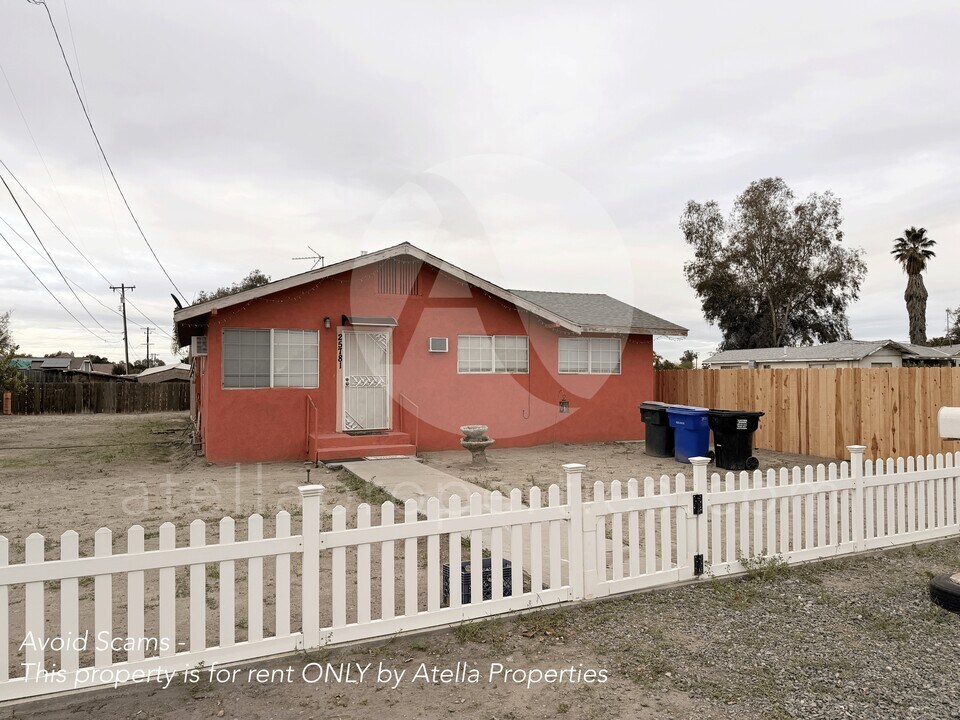 25781 7th Ave in Corcoran, CA - Building Photo
