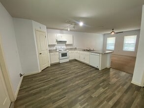 204 Gladiola Ct in Poinciana, FL - Building Photo - Building Photo