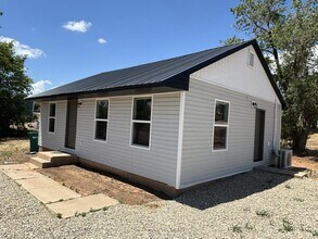 93 E 400 S in Blanding, UT - Foto de edificio - Building Photo