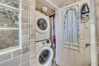 5900 N Farragut Dr in Hollywood, FL - Foto de edificio - Building Photo