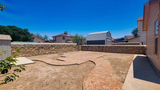 property at 10449 Valle Suave Dr