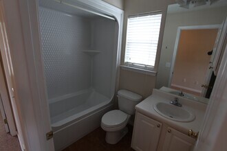 348 Jack Hampton Dr in Auburn, AL - Building Photo - Building Photo