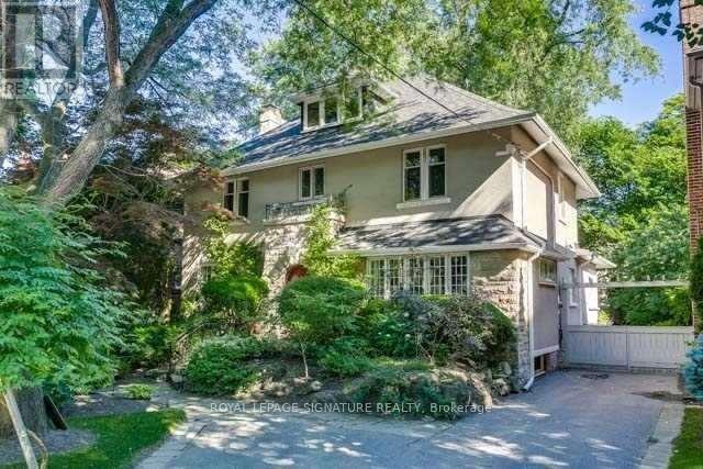 68 Cheltenham Ave in Toronto, ON - Building Photo