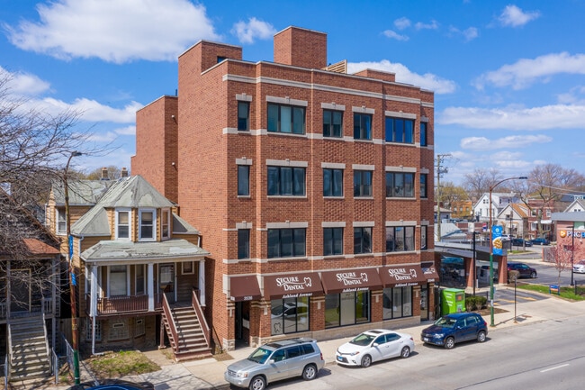 3540 N Ashland Ave