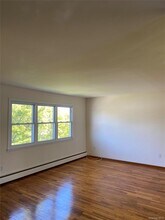 297 Fairfield Ave in Carle Place, NY - Building Photo - Building Photo