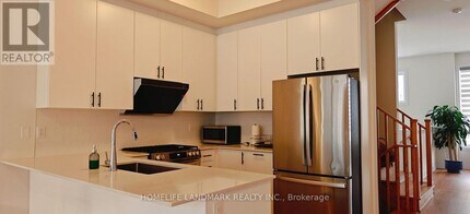 16 Kahshe Ln in Richmond Hill, ON - Building Photo - Building Photo