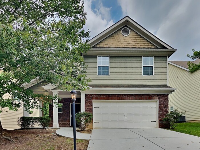 2551 Freemont St in Snellville, GA - Building Photo