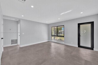 4840 NE 5th Ave in Fort Lauderdale, FL - Building Photo - Building Photo