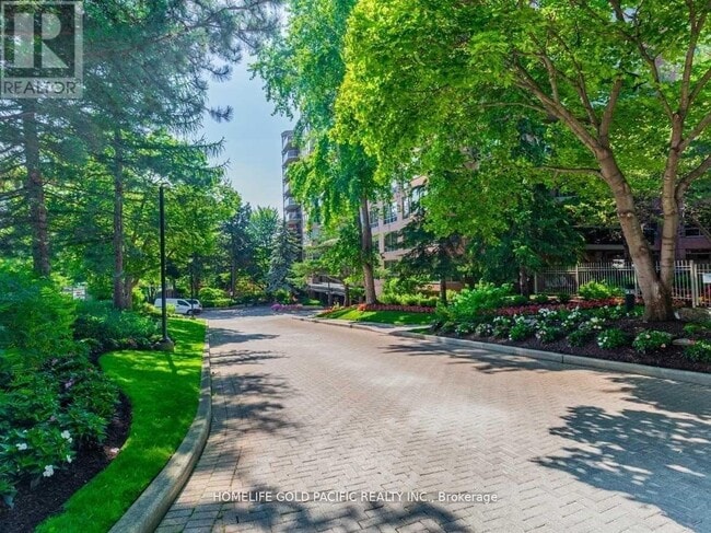 3181 Bayview Ave in Toronto, ON - Building Photo - Building Photo