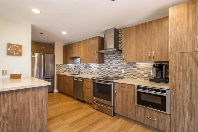 8263 Camino Del Oro, Unit 271 in San Diego, CA - Building Photo - Building Photo